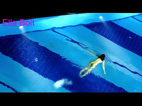 ❤️ Je ne peux pas m'arrêter de regarder, jeune blonde prise en train de nager nue dans la piscine de la station ELLA BOLT. Vidéo de sexe at fr.hentaidude.ru ❤
