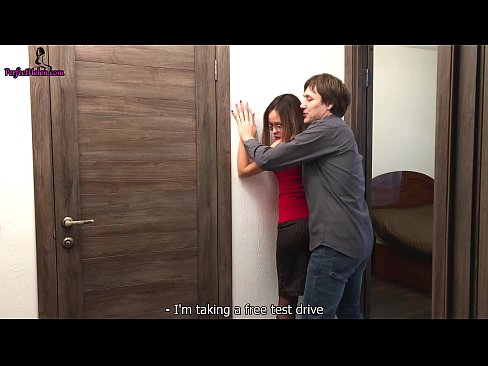 ❤️ Un agent immobilier sexy se branle sensuellement la chatte et baise pendant la vente de son appartement - Krempai Vidéo de sexe at fr.hentaidude.ru ❤