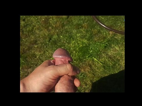 ❤️ Une chaudasse se fait baiser la chatte rose et jouit avec une giclée dans un jardin d'été... Vidéo de sexe at fr.hentaidude.ru ❤