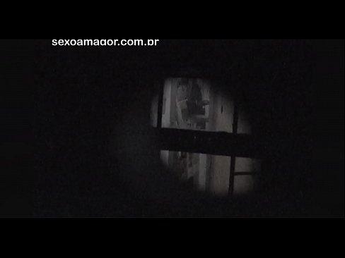 ❤️ Blondie se fait secrètement filmer par un voyeur du quartier caché derrière des briques creuses. Vidéo de sexe at fr.hentaidude.ru ❤